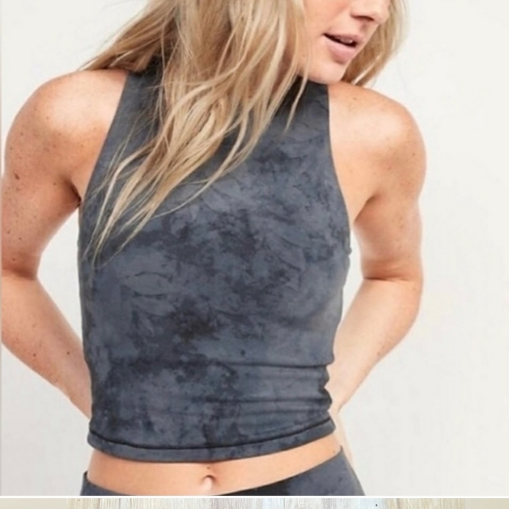 NWOT Women's Old Navy Active Power Chill sport bra sz Medium athleisure gym yoga